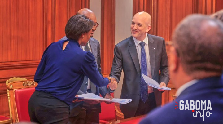 Fly Gabon : Signature d’une convention entre l’Etat gabonais et Afrijet