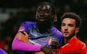 Pays-Bas&nbsp;: Dordrecht de Yannis M’bemba met fin à sa série noire grâce à un sursaut collectif