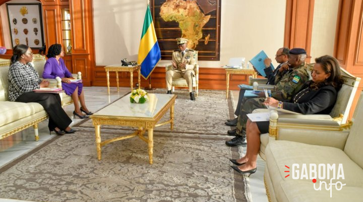 Brice Clotaire Oligui Nguema échange avec les ministres du Travail et du Commerce