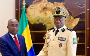 Brice Clotaire Oligui Nguema reçoit la Commission nationale de lutte contre la corruption et l’enrichissement illicite