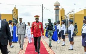 Brice Oligui Nguema rend hommage à Léon Mba, père de la nation