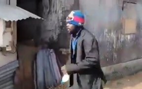 Un jeune gabonais ivre mort en pleine journée après avoir pris du vin de palme