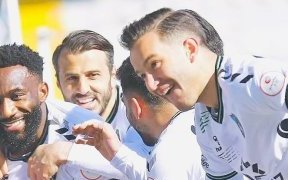 Aaron Appindangoye, le roc gabonais sacré champion en Turquie avec Kocaelispor