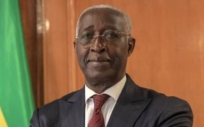 Nouvelle Constitution&nbsp;: Raymond Ndong Sima promet d’associer tous les partis