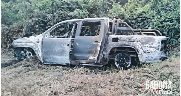 Incendie spectaculaire d’un véhicule en pleine circulation près de Lambaréné