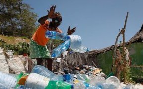 Le «&nbsp;raz-de-marée toxique&nbsp;» de la pollution plastique met en péril les droits de l’homme