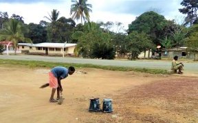 Bitam : La femme d’un pasteur retrouvée morte entre des tombes au village Adzap-Effack